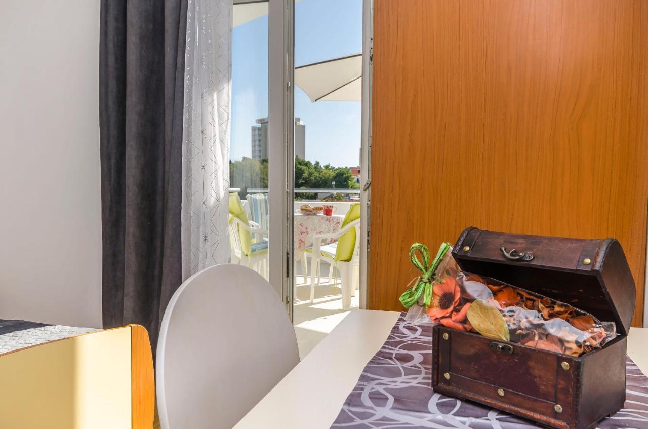 Apartments Manda Vodice Exterior photo